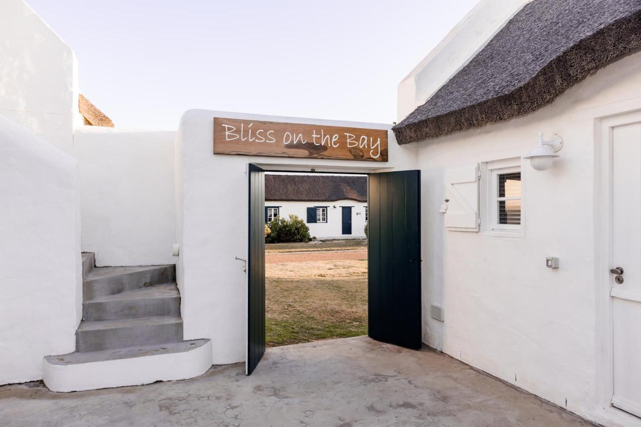 Bliss On The Bay Villa Struisbaai Bagian luar foto