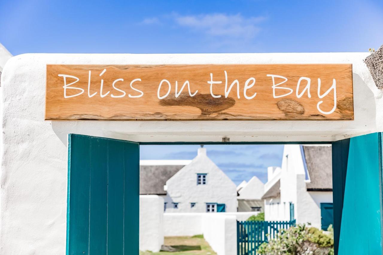 Bliss On The Bay Villa Struisbaai Bagian luar foto