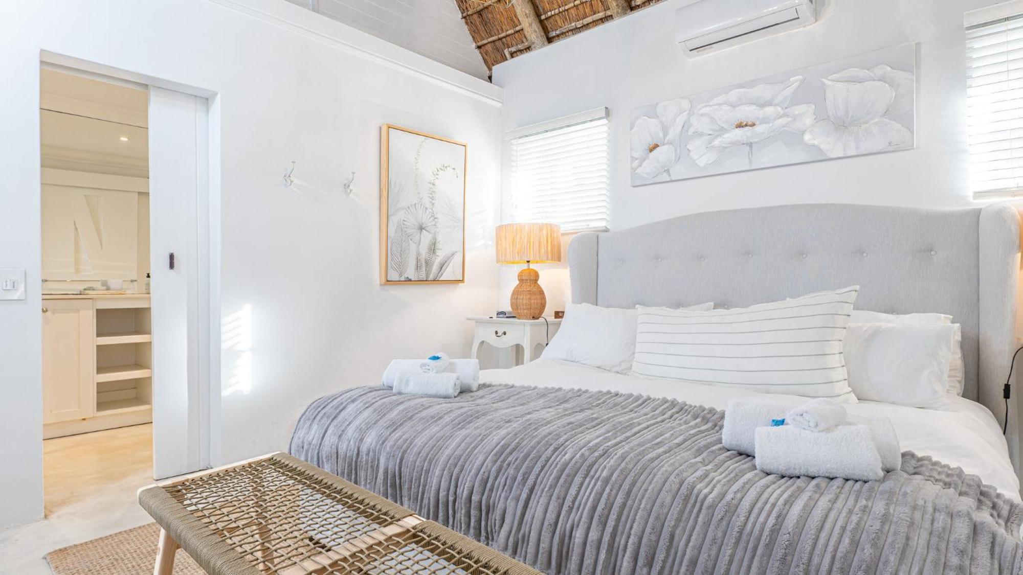 Bliss On The Bay Villa Struisbaai Bagian luar foto